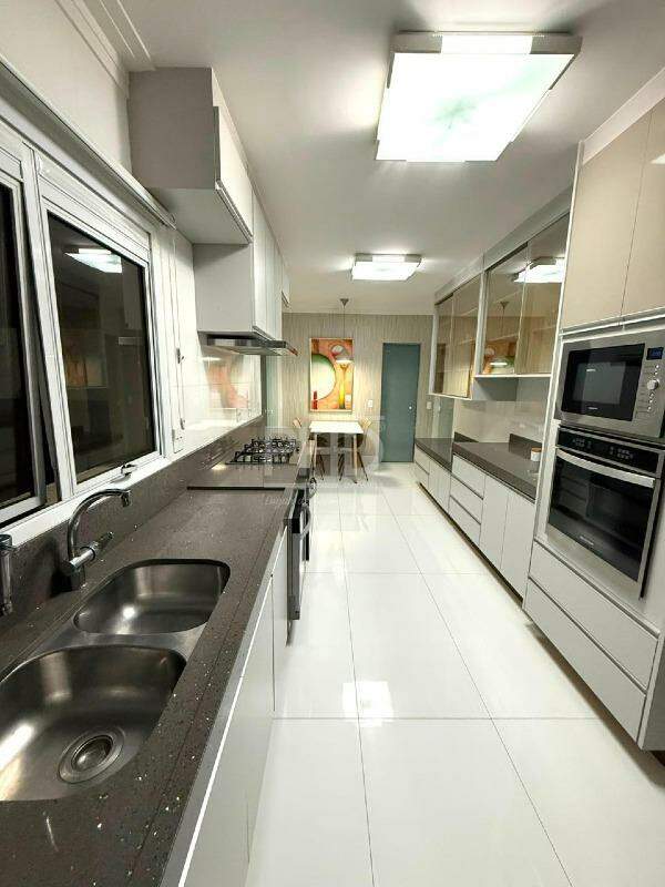 Apartamento, 3 quartos, 242 m² - Foto 13