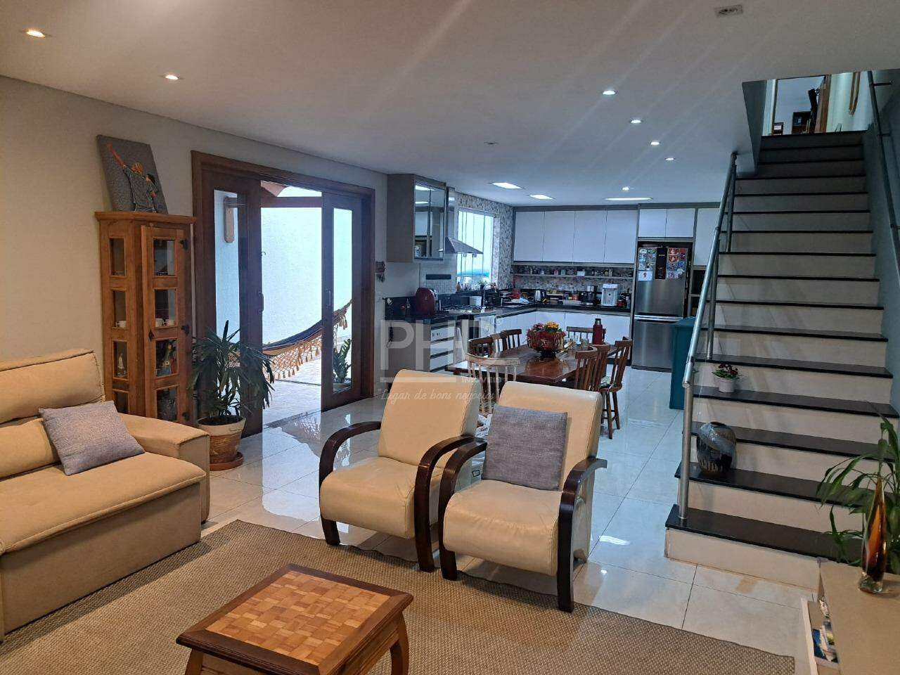 Sobrado, 4 quartos, 274 m² - Foto 1