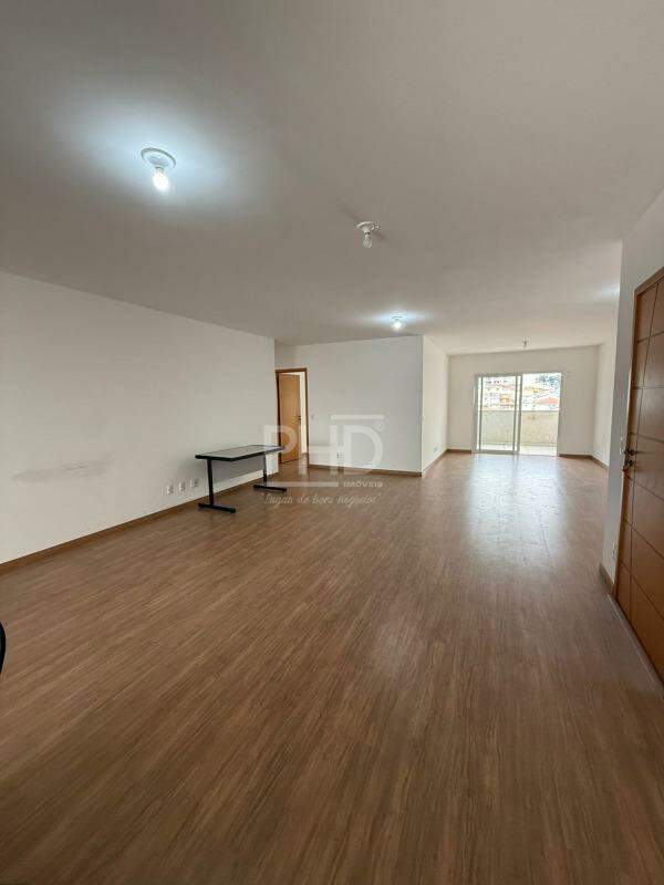 Apartamento, 3 quartos, 240 m² - Foto 2