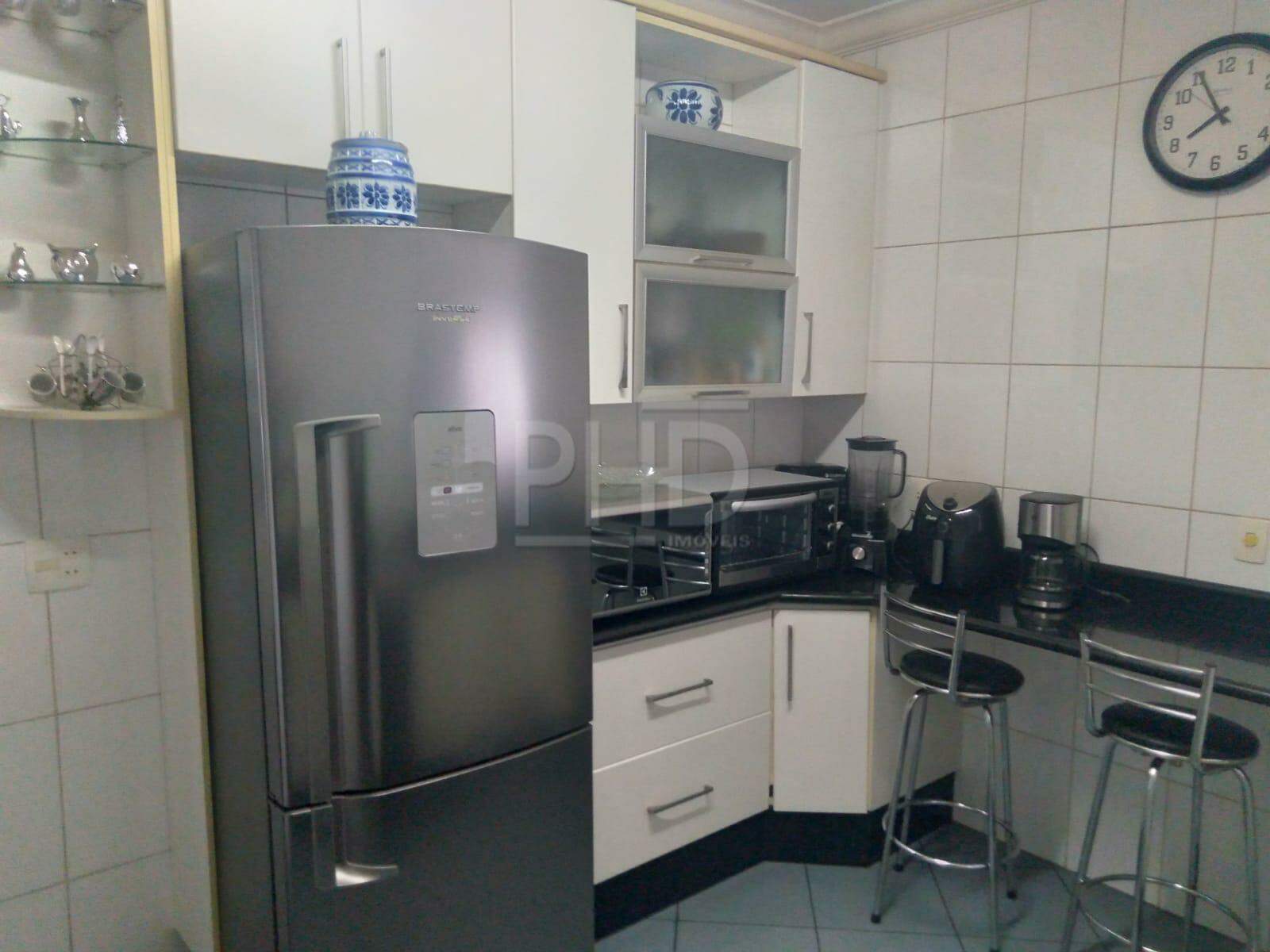 Apartamento à venda com 3 quartos, 140m² - Foto 8