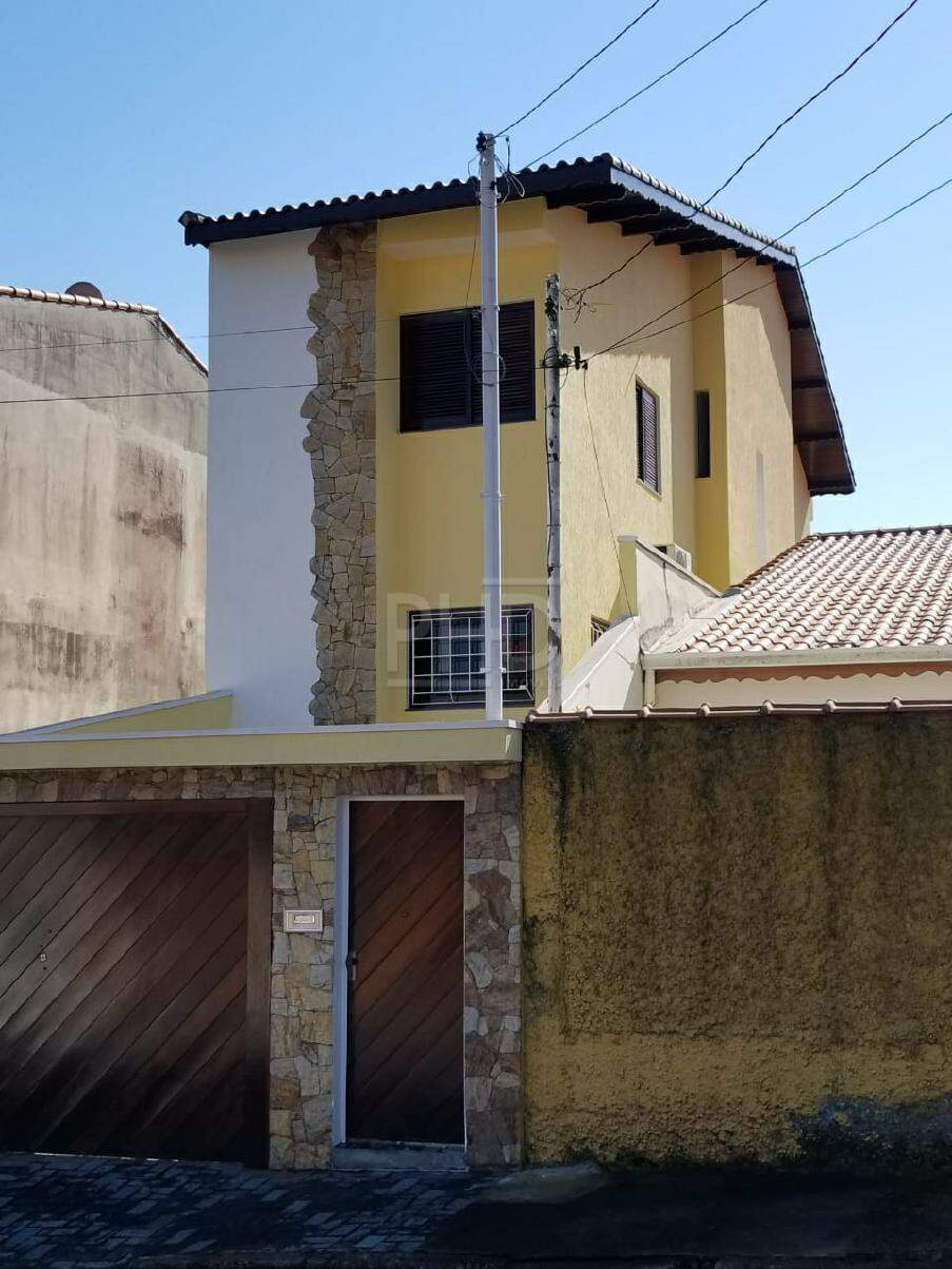 Sobrado à venda com 3 quartos, 202m² - Foto 1