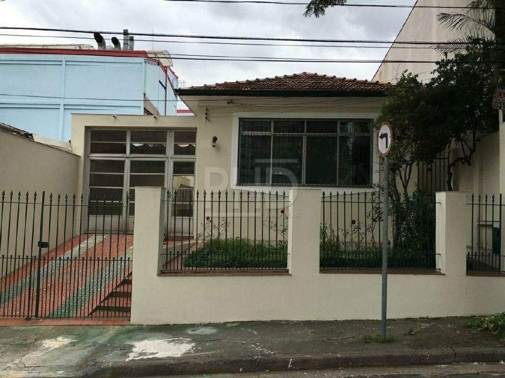 Casa à venda com 3 quartos, 250m² - Foto 1