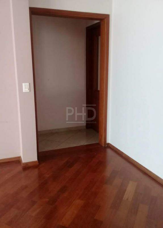 Apartamento à venda com 3 quartos, 111m² - Foto 4