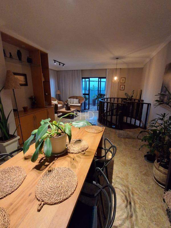 Cobertura à venda com 3 quartos, 200m² - Foto 3