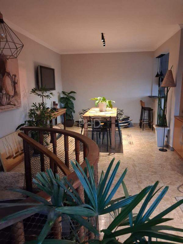 Cobertura à venda com 3 quartos, 200m² - Foto 11