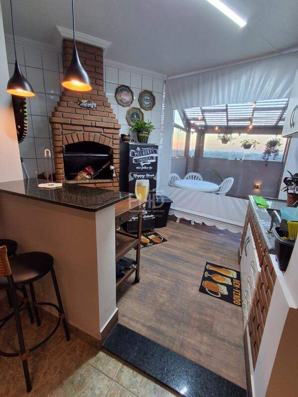 Cobertura à venda com 3 quartos, 200m² - Foto 5