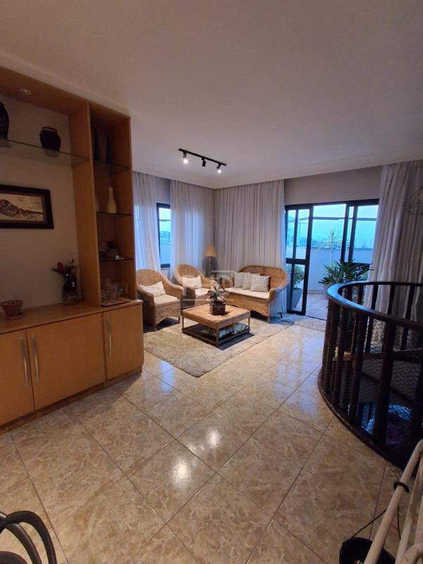Cobertura à venda com 3 quartos, 200m² - Foto 2