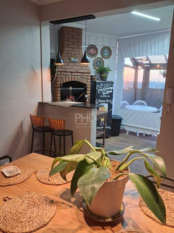 Cobertura à venda com 3 quartos, 200m² - Foto 4