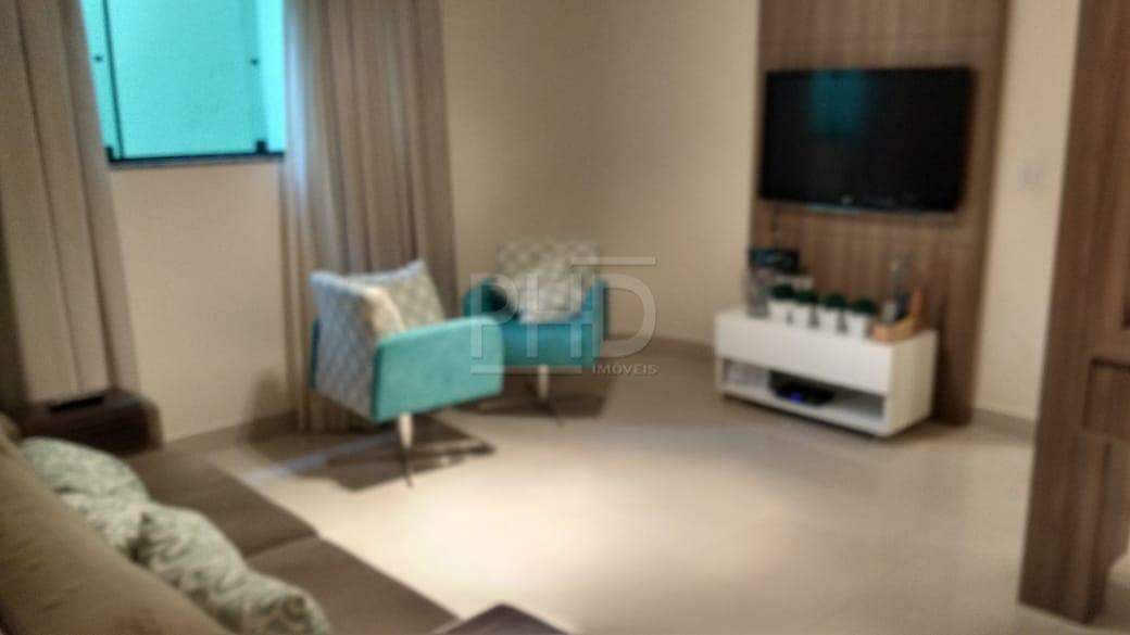 Sobrado à venda com 4 quartos, 260m² - Foto 1