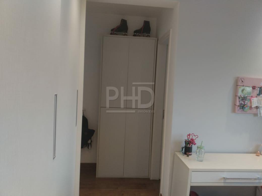 Apartamento à venda com 3 quartos, 244m² - Foto 3