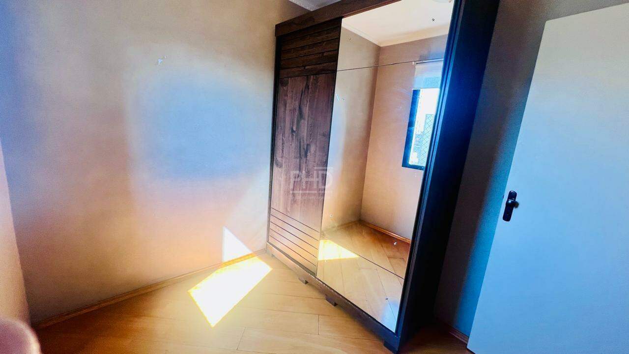 Apartamento para alugar com 3 quartos, 75m² - Foto 13