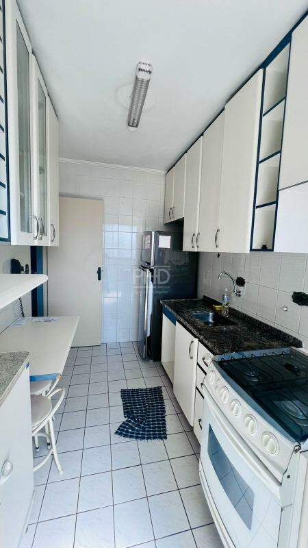 Apartamento para alugar com 3 quartos, 75m² - Foto 8