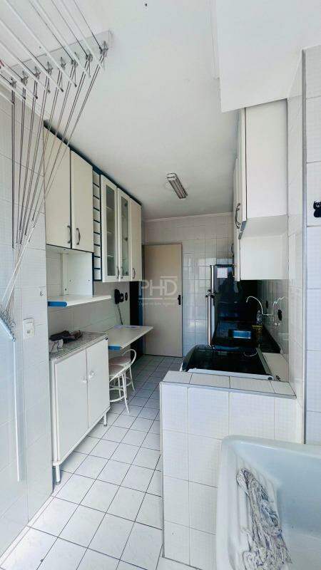 Apartamento para alugar com 3 quartos, 75m² - Foto 9