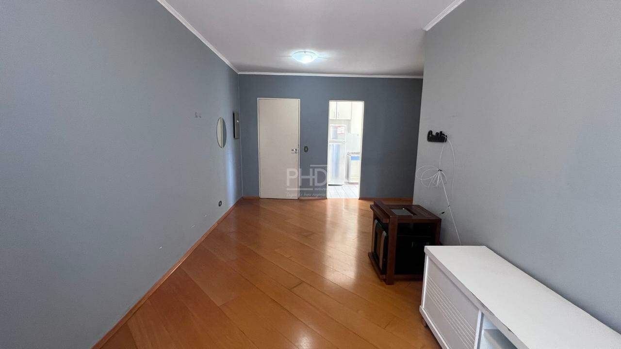 Apartamento para alugar com 3 quartos, 75m² - Foto 3