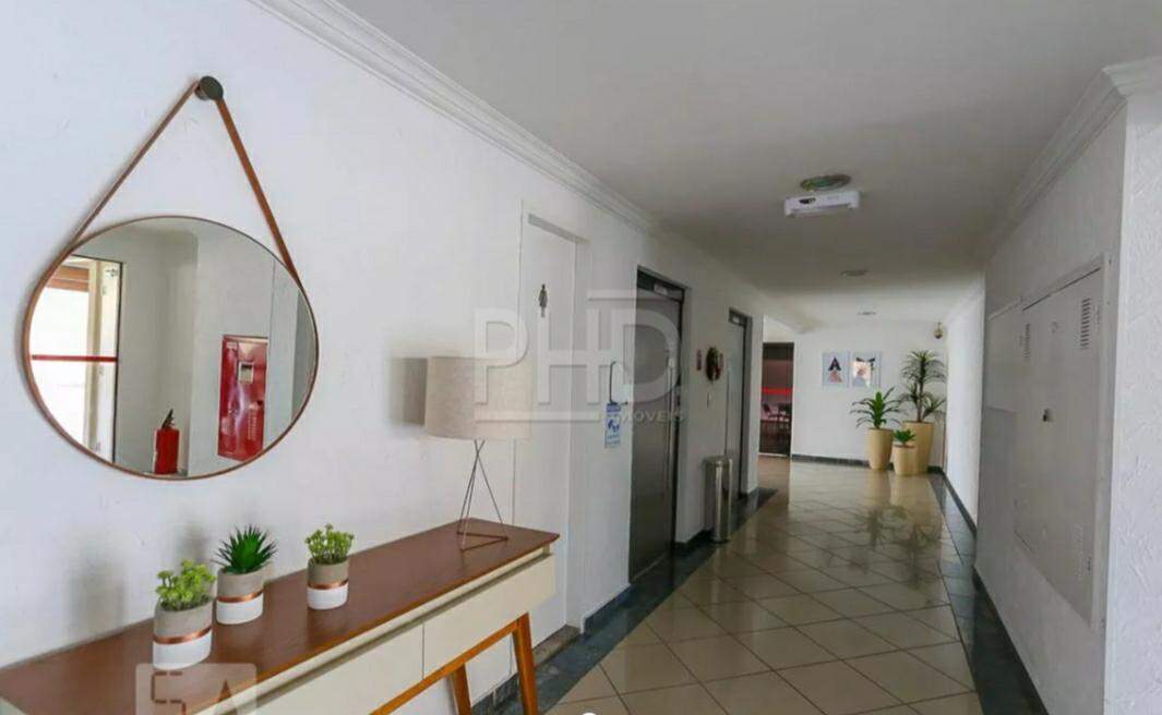 Apartamento à venda com 3 quartos, 132m² - Foto 2