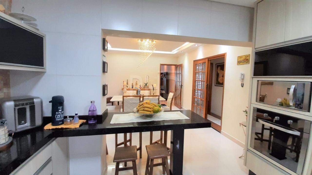 Casa à venda com 2 quartos, 190m² - Foto 17