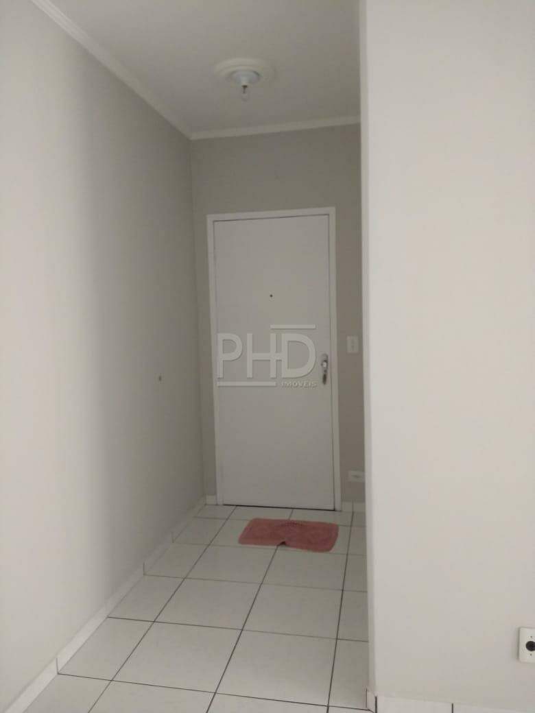 Apartamento à venda com 2 quartos, 67m² - Foto 2