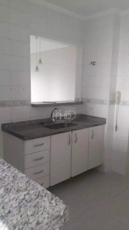 Apartamento à venda com 2 quartos, 72m² - Foto 3