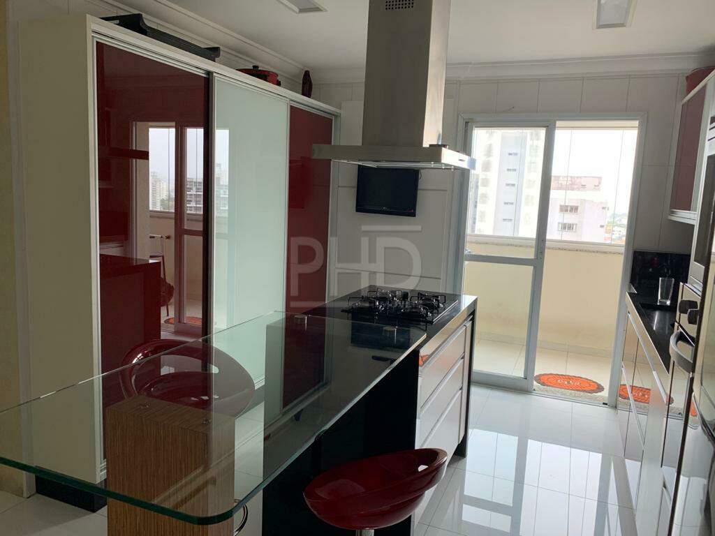 Apartamento à venda com 3 quartos, 204m² - Foto 8