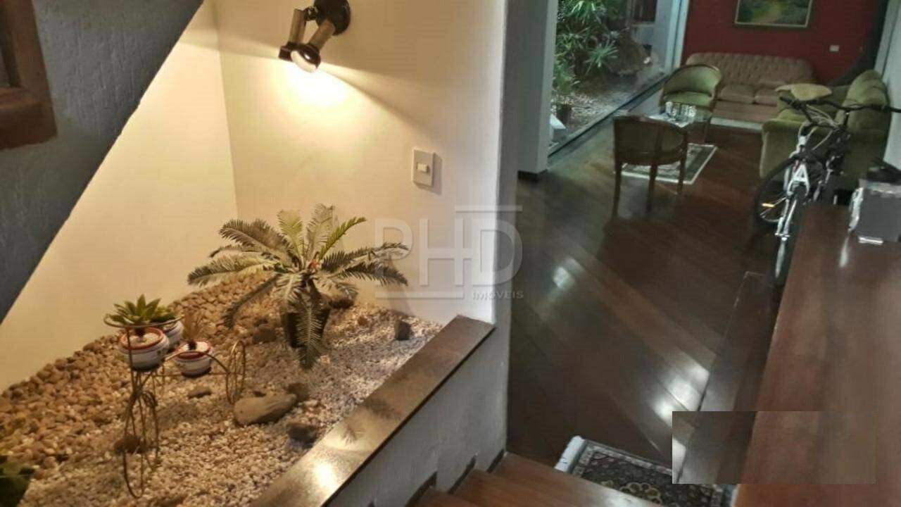 Sobrado à venda com 4 quartos, 378m² - Foto 23