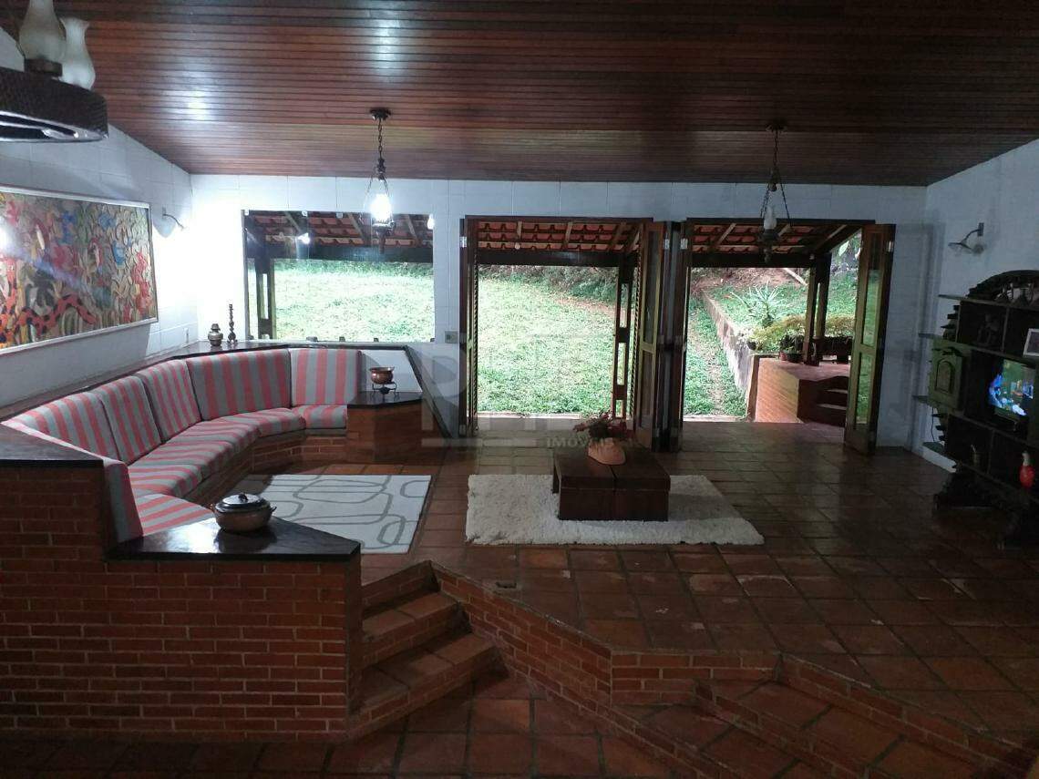 Fazenda à venda com 4 quartos, 495m² - Foto 2