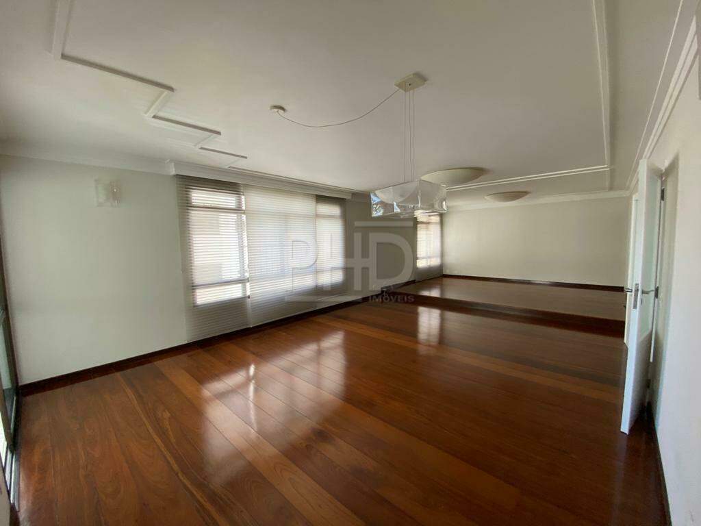 Apartamento à venda com 3 quartos, 237m² - Foto 1