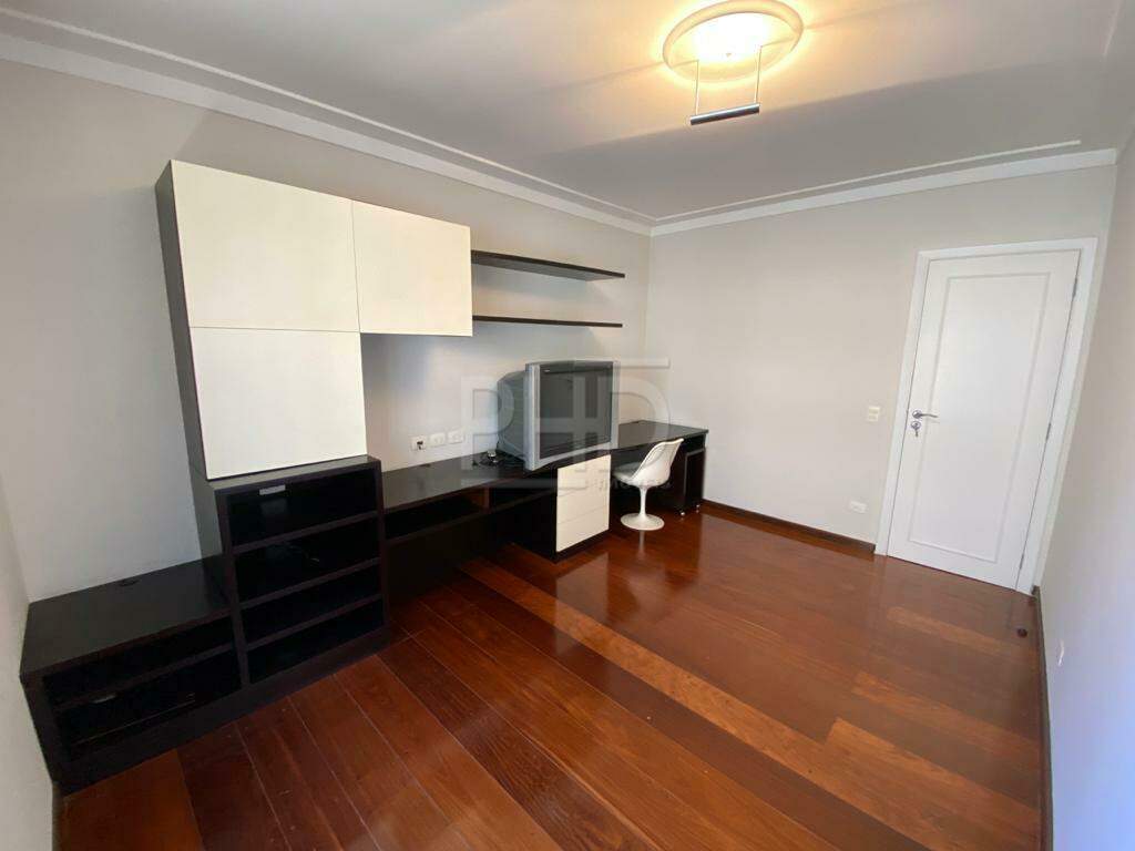 Apartamento à venda com 3 quartos, 237m² - Foto 13