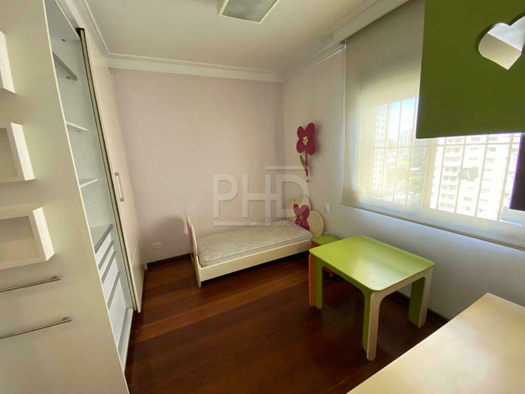 Apartamento à venda com 3 quartos, 237m² - Foto 16