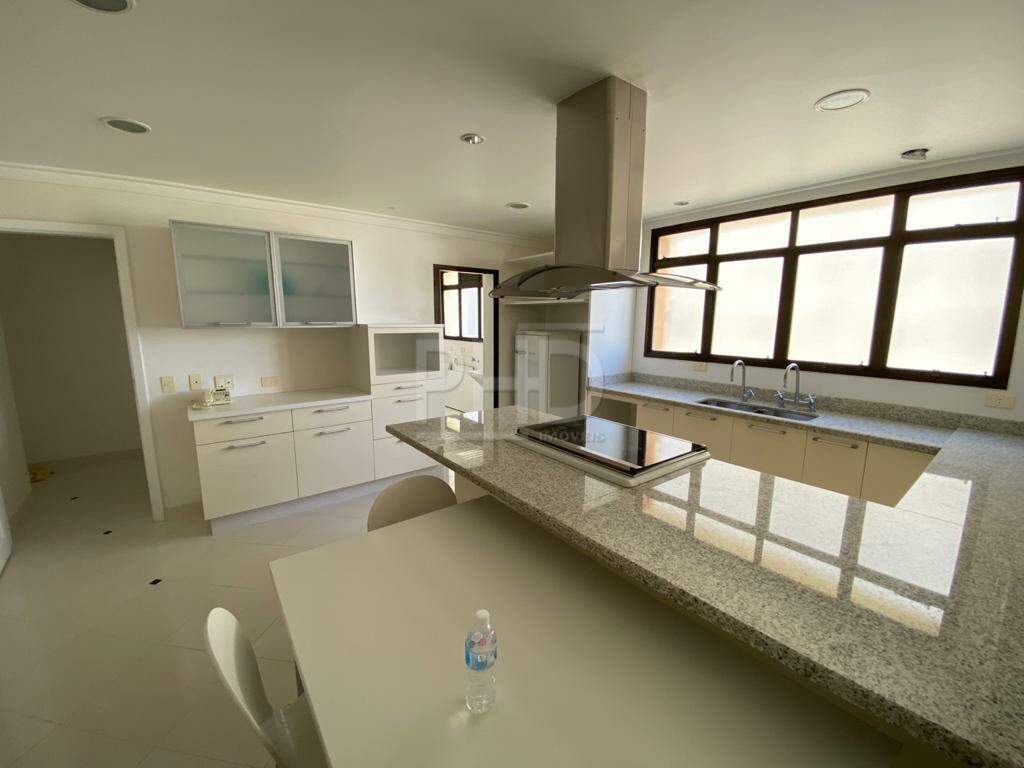 Apartamento à venda com 3 quartos, 237m² - Foto 24