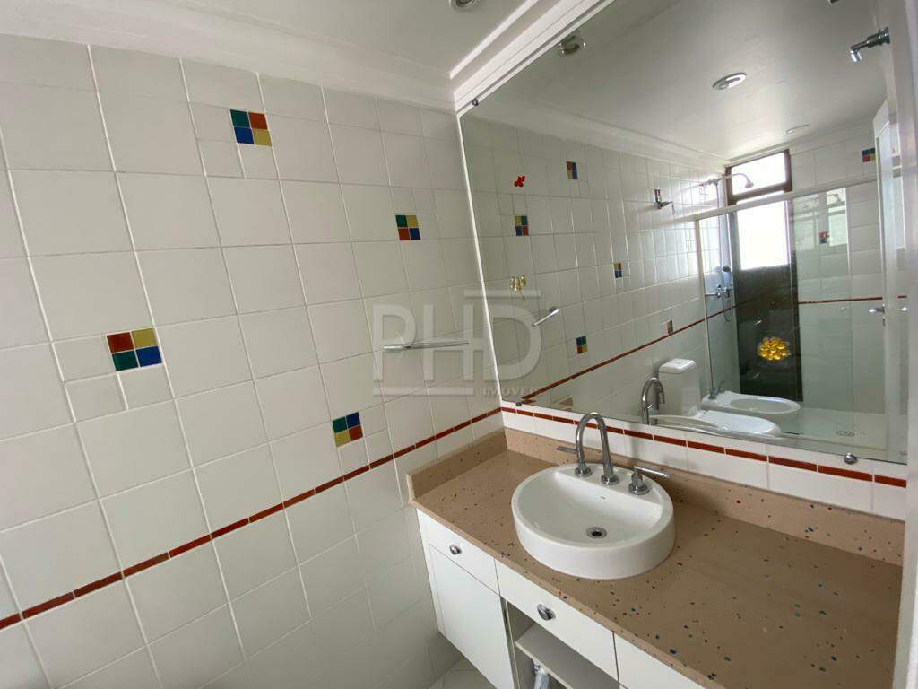 Apartamento à venda com 3 quartos, 237m² - Foto 28