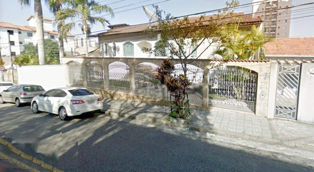 Sobrado à venda com 3 quartos, 628m² - Foto 1