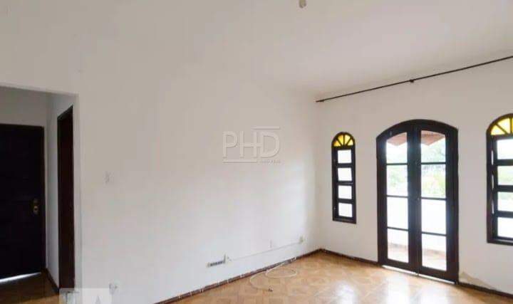 Sobrado à venda com 3 quartos, 200m² - Foto 1