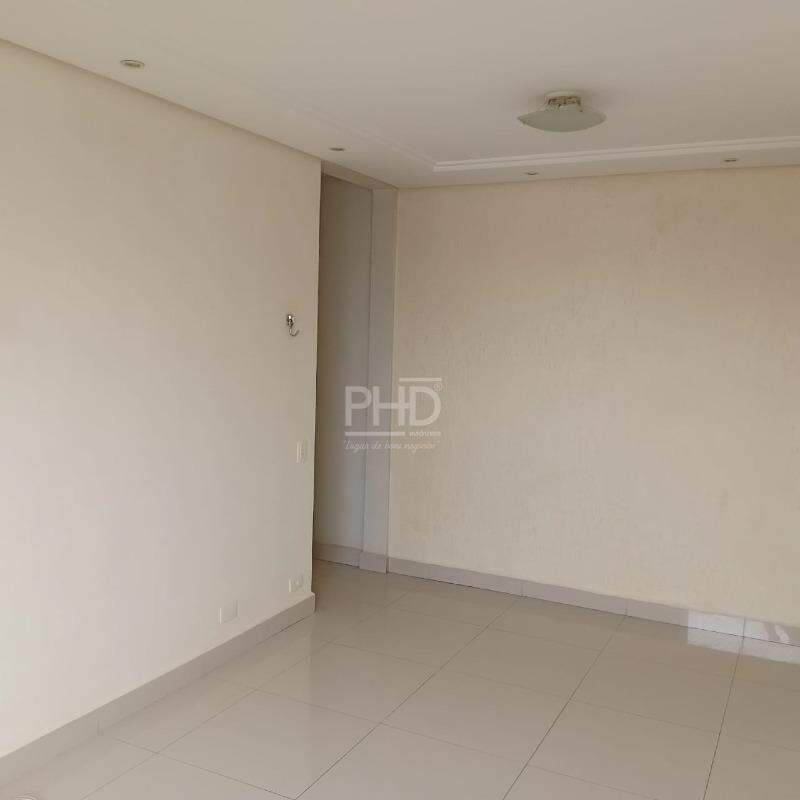 Apartamento para alugar com 2 quartos, 65m² - Foto 12
