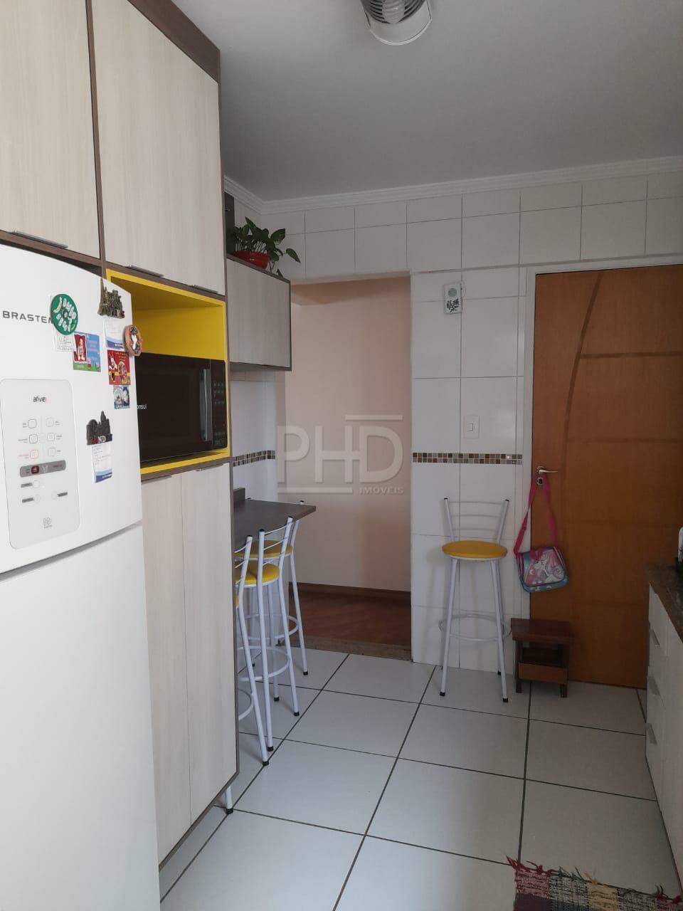 Apartamento à venda com 3 quartos, 93m² - Foto 4