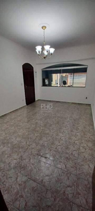 Sobrado à venda com 3 quartos, 274m² - Foto 1