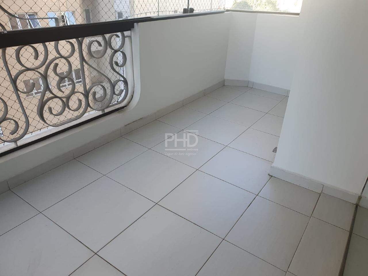 Apartamento à venda com 4 quartos, 228m² - Foto 4