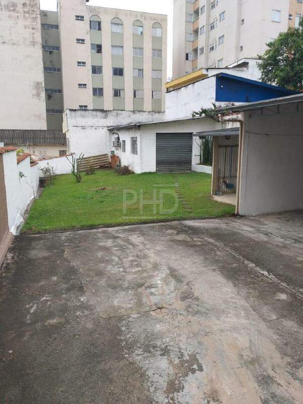 Casa à venda com 2 quartos, 200m² - Foto 6