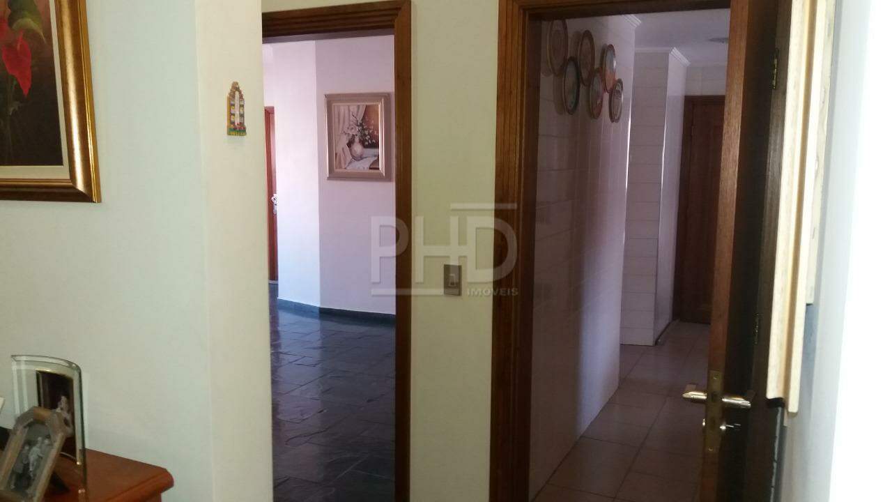 Apartamento à venda com 3 quartos, 172m² - Foto 2