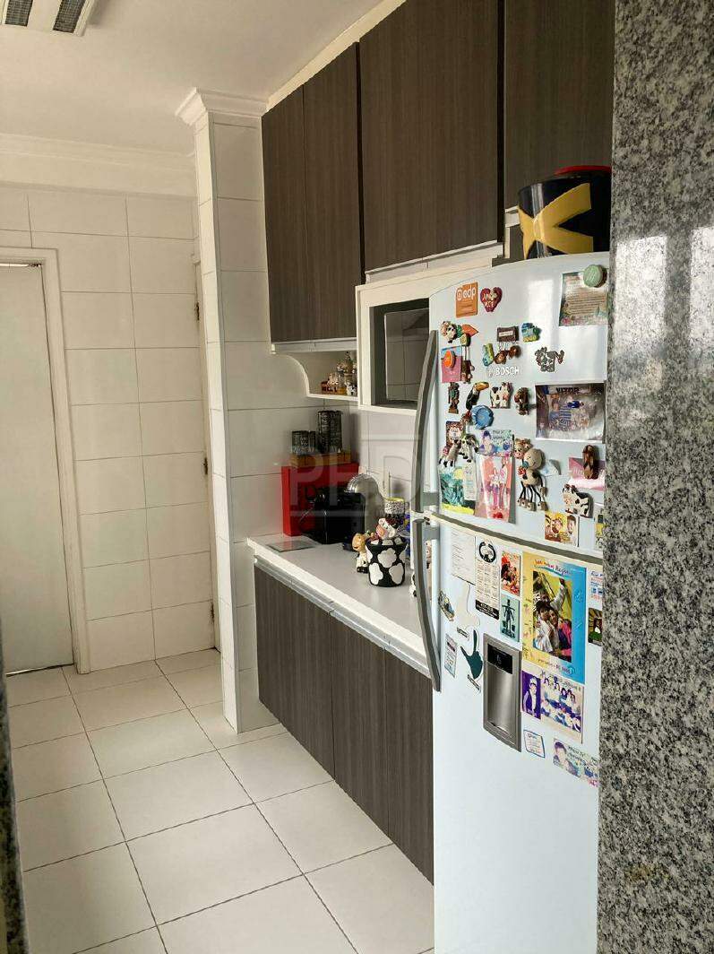 Apartamento à venda com 3 quartos, 138m² - Foto 9