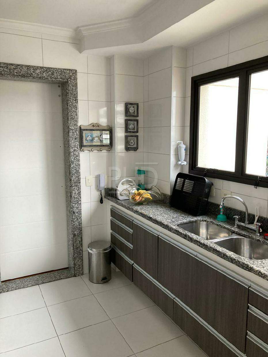 Apartamento à venda com 3 quartos, 138m² - Foto 10