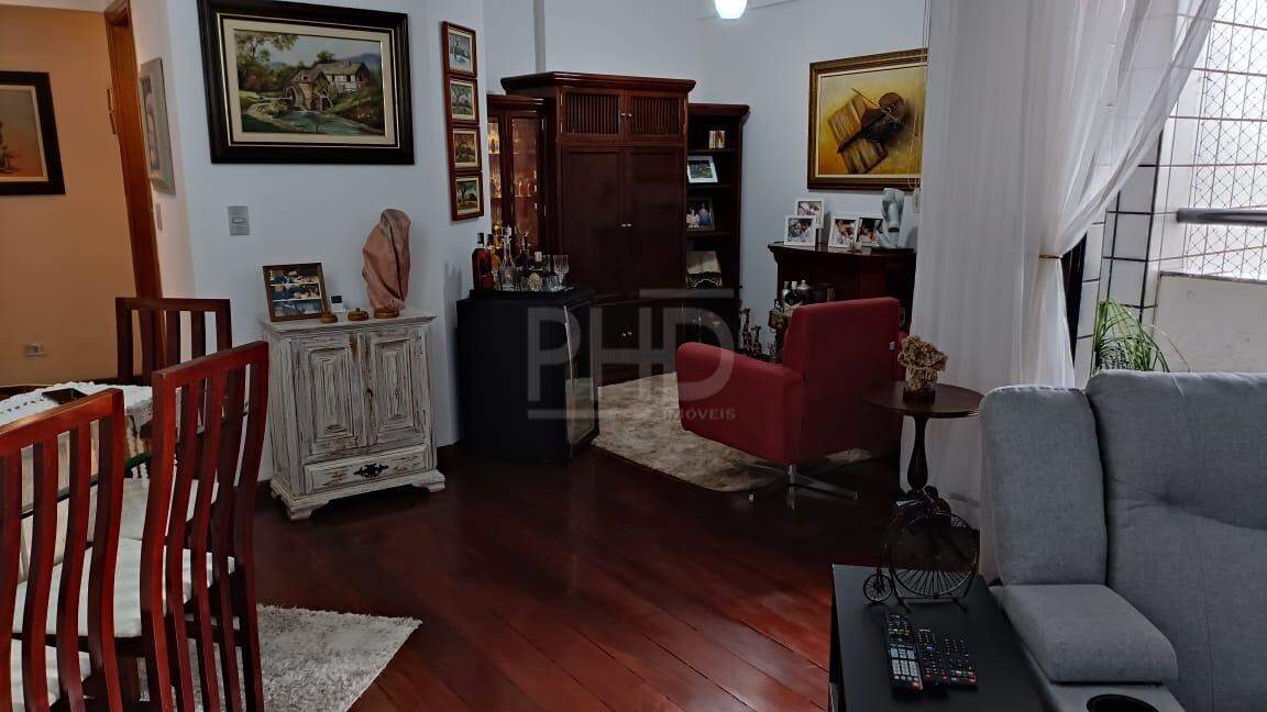 Apartamento à venda com 4 quartos, 140m² - Foto 2