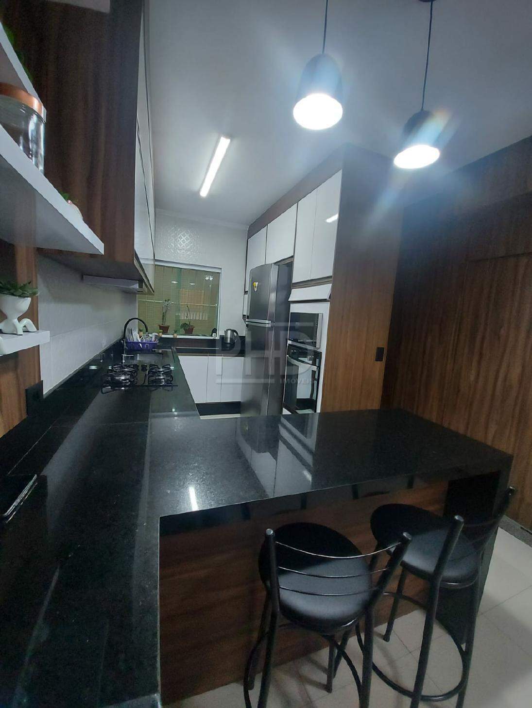 Sobrado à venda com 2 quartos, 114m² - Foto 2