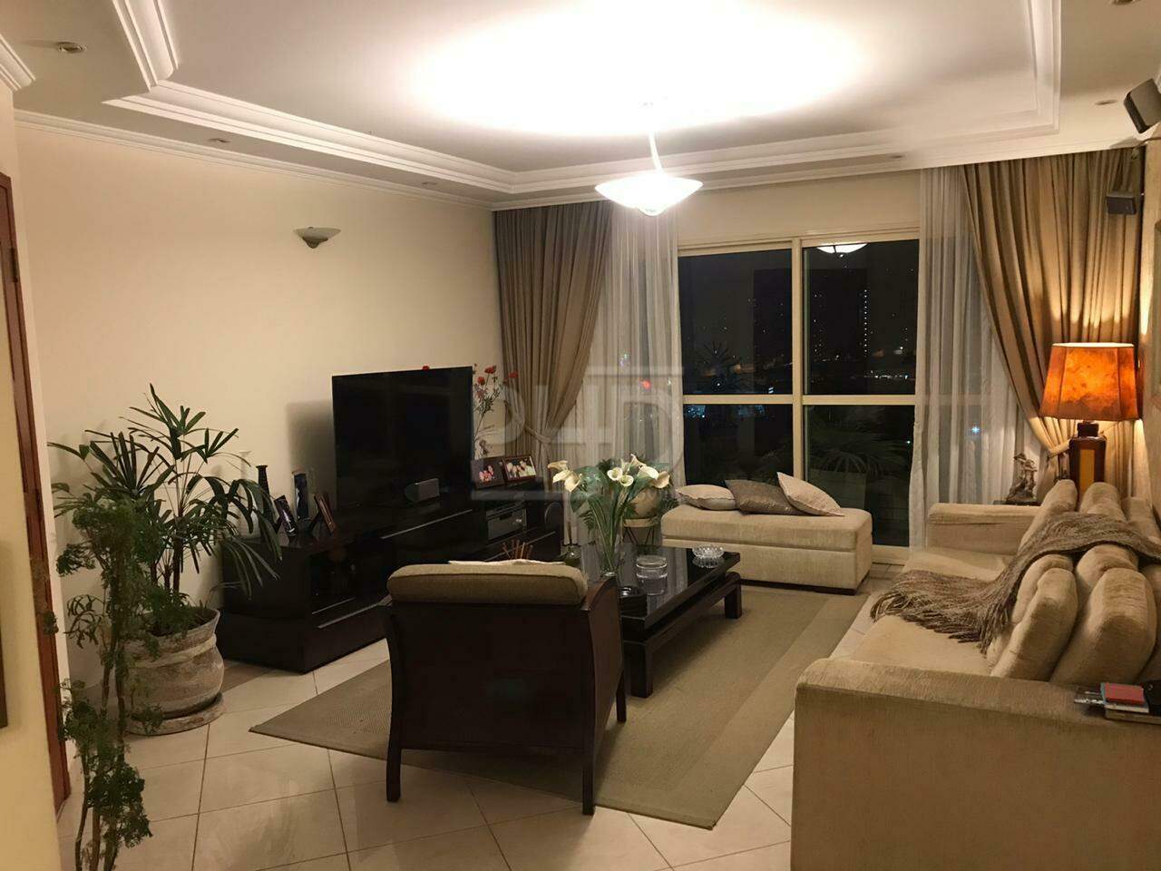 Apartamento à venda com 4 quartos, 177m² - Foto 2