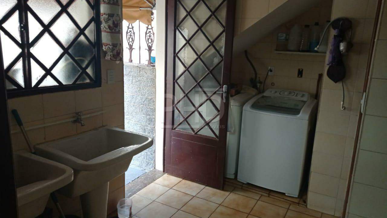 Sobrado à venda com 3 quartos, 300m² - Foto 4