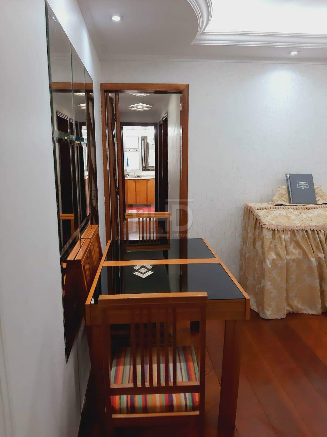 Apartamento à venda com 2 quartos, 70m² - Foto 9