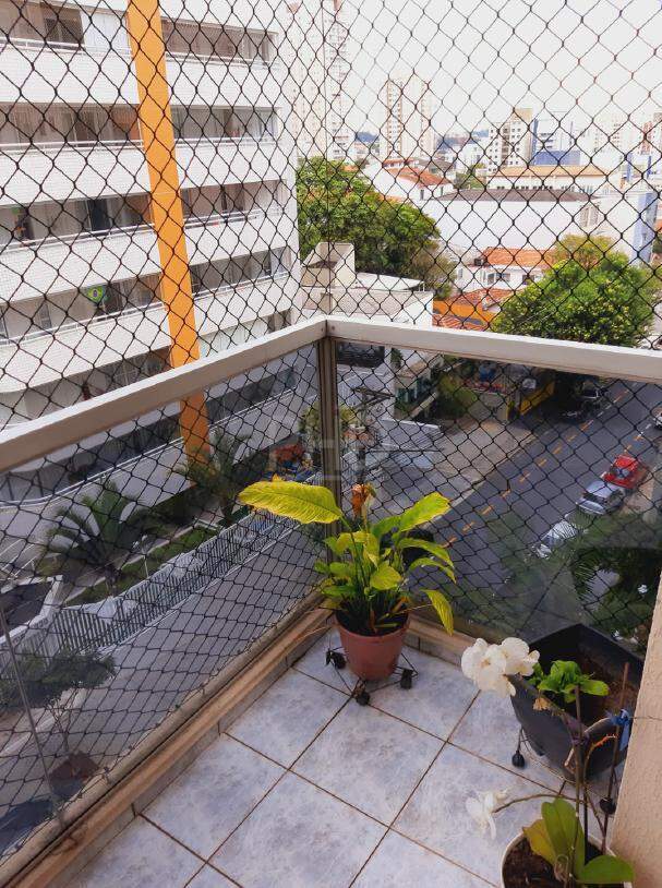 Apartamento à venda com 2 quartos, 70m² - Foto 2