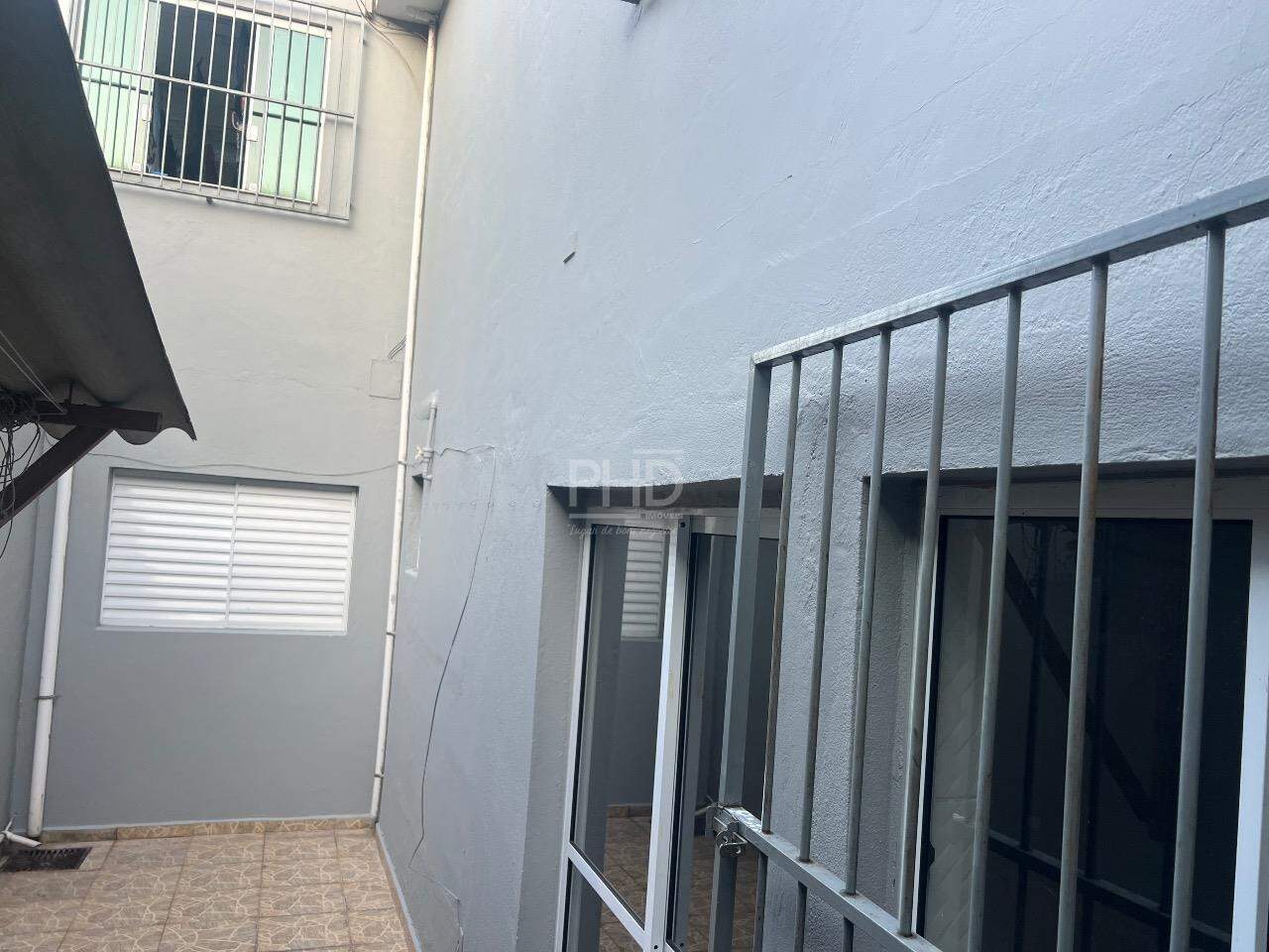 Casa para alugar com 2 quartos, 60m² - Foto 16