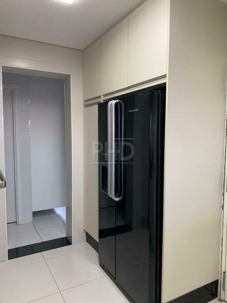 Apartamento à venda com 3 quartos, 200m² - Foto 12