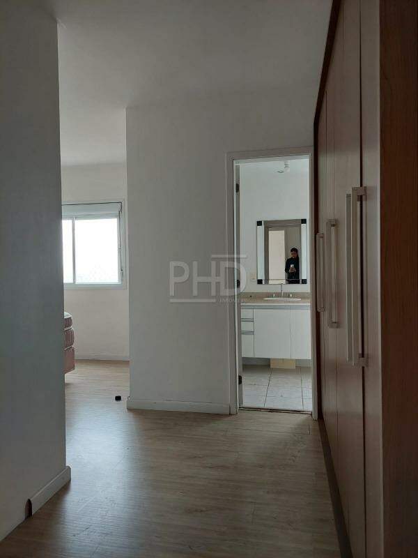 Apartamento à venda com 3 quartos, 123m² - Foto 19