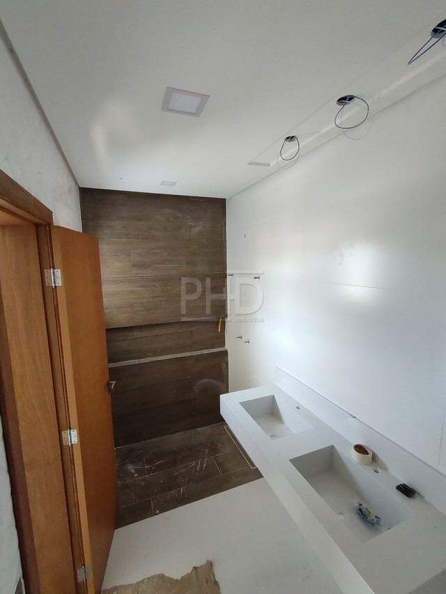 Sobrado à venda com 3 quartos, 230m² - Foto 4